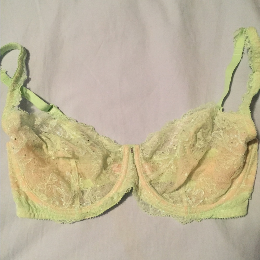 Victoria’s Secret Unlined Demi Lace Bra. 34DD